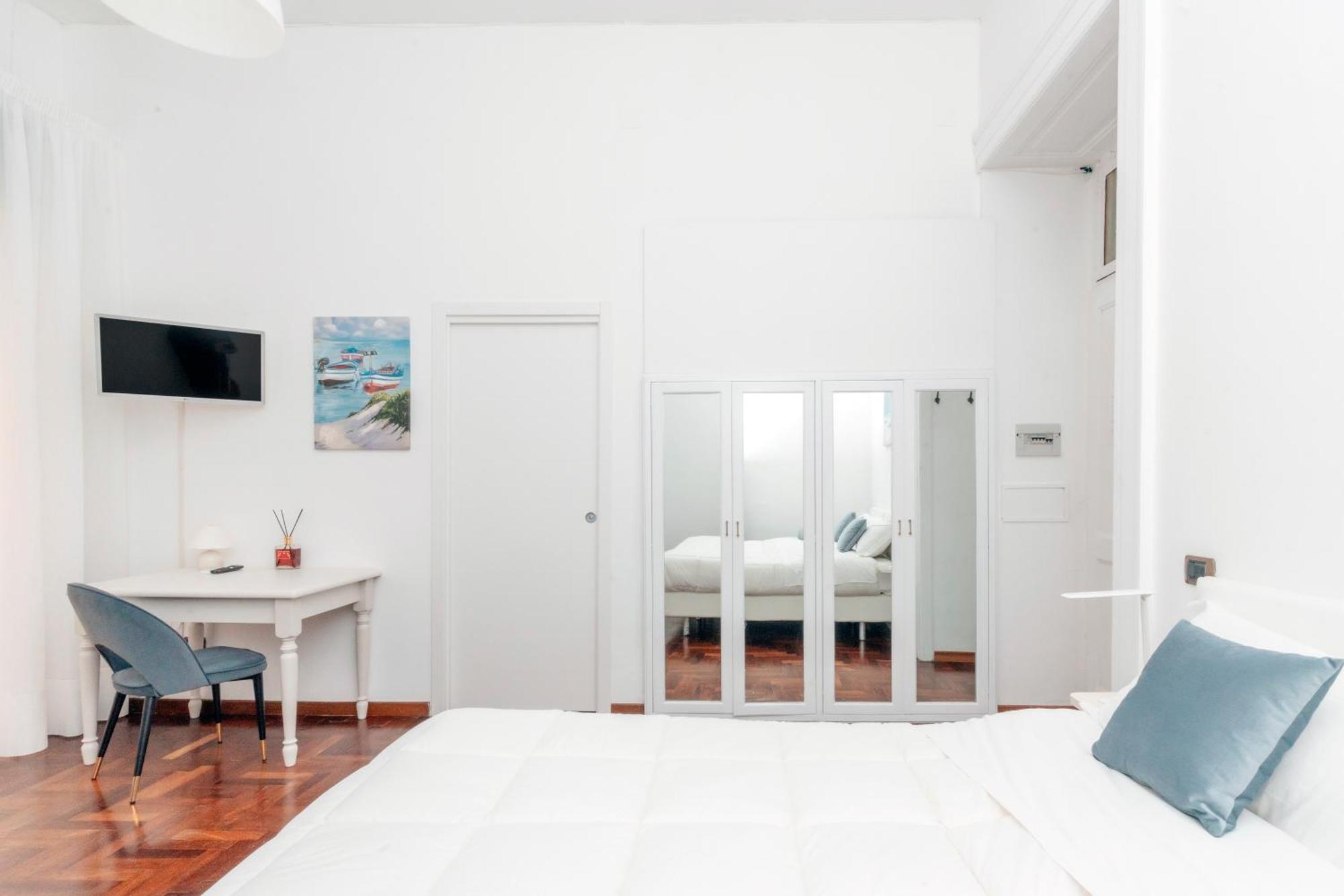 Piazza Tasso Suite Сорренто Экстерьер фото