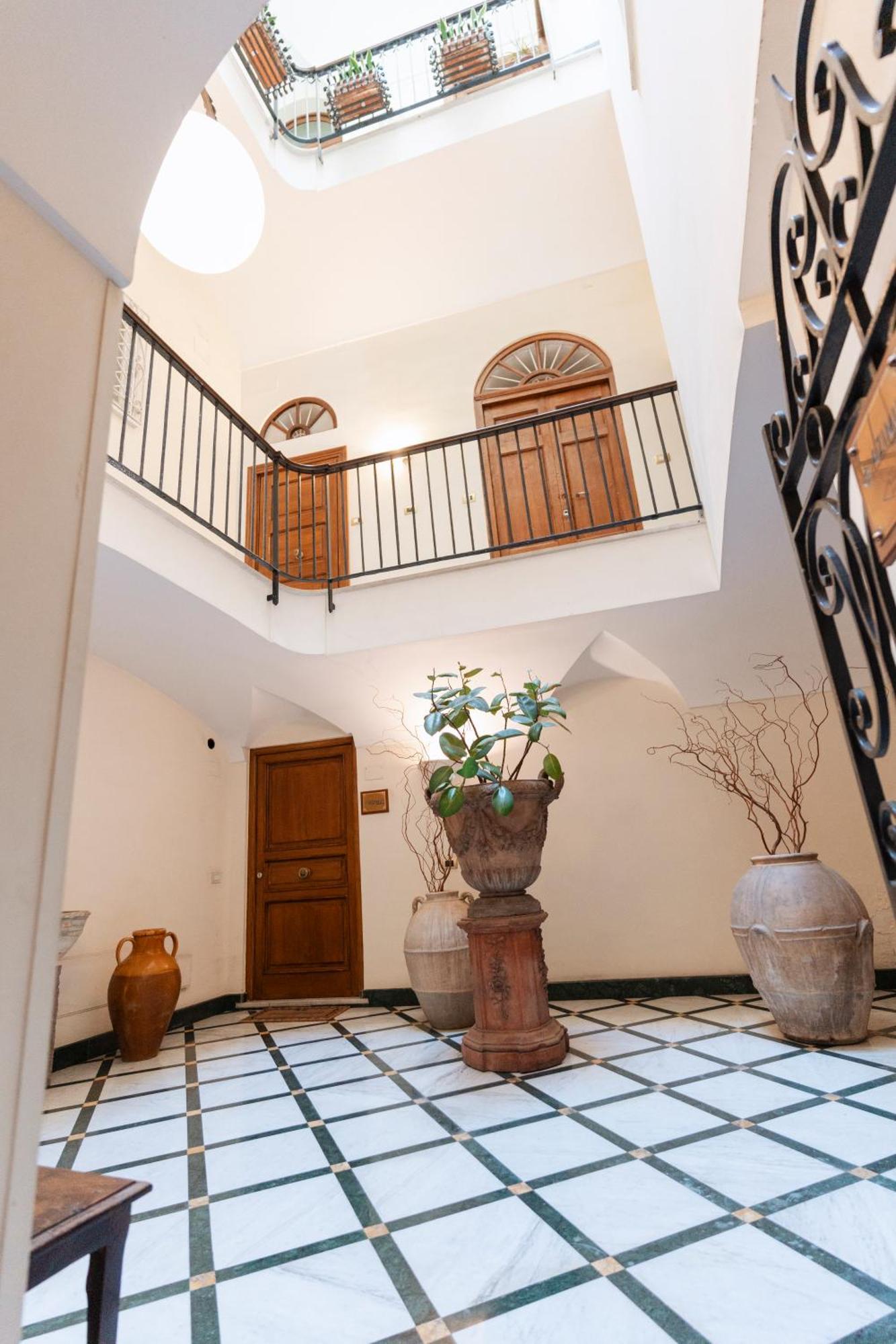 Piazza Tasso Suite Сорренто Экстерьер фото